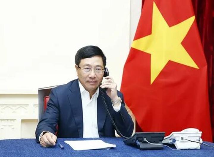 Hotspot Matrix và Mỹ nam Việt đóng liên tiếp 7 phim lỗ nặng, đẹp trai vô đối nhưng sao mà
